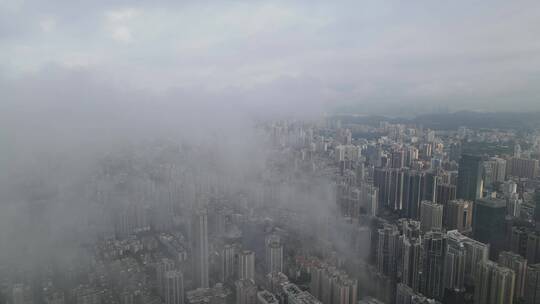 云雾缭绕的广州