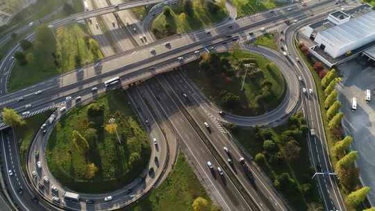 城市繁忙的交通道路
