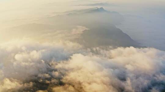 航拍唯美高山云海