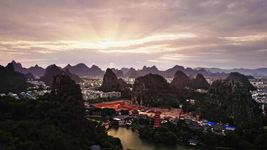 桂林山水日落晚霞城市风景和自然风光