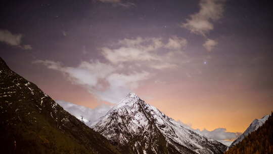 萨斯费阿尔卑斯山瑞士山脉雪峰滑雪夜星