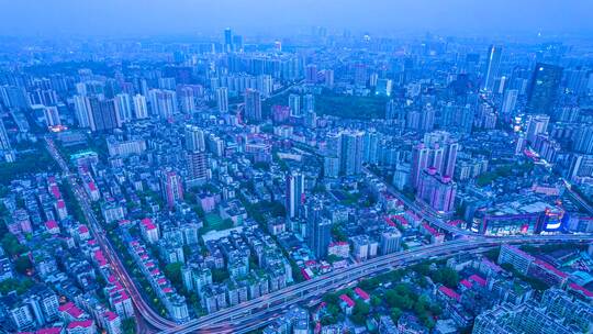 广州城市道路车流灯轨与密集建筑群航拍延时