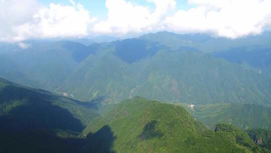 航拍武夷山黄岗山最高峰峡谷草甸森林云海