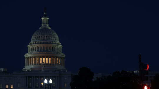 美国首都华盛顿特区的夜光穹顶建筑