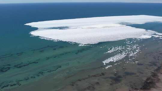 青海青海湖高空湖面结冰航拍4K视频