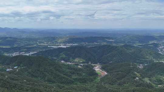 航拍连绵起伏山川丘陵