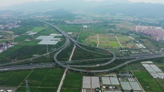 义乌高速公路何宅枢纽交通车流4K航拍