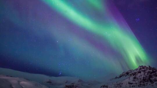 美丽的北极光系列或更广为人知的北极光视频素材模板下载