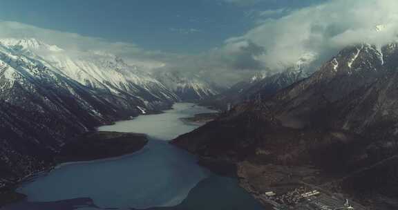 然乌湖 西藏 冬天的然乌湖 雪山