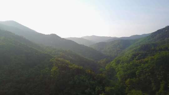 4k 潍坊市航拍清晨山风景风车