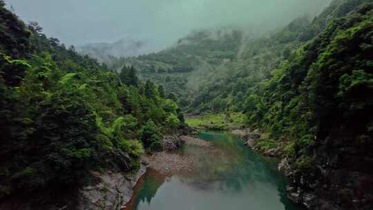 雨后峡谷云海青山绿水木拱廊桥世外桃源自然