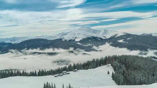 雪山山峰航拍