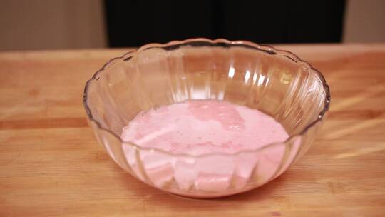 甜品饮料草莓牛奶视频素材模板下载