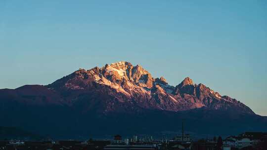 玉龙雪山日出延时视频素材模板下载