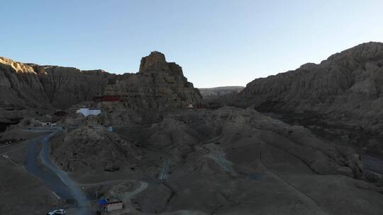 在西藏札达县航拍古格王朝古建筑群