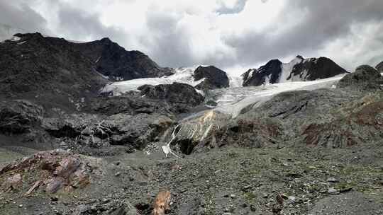 航拍川西格聂山区阿萨贡格雪山冰川风光