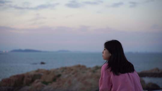 美女站在海边看海伤感孤单失落情绪短片mv视频素材模板下载