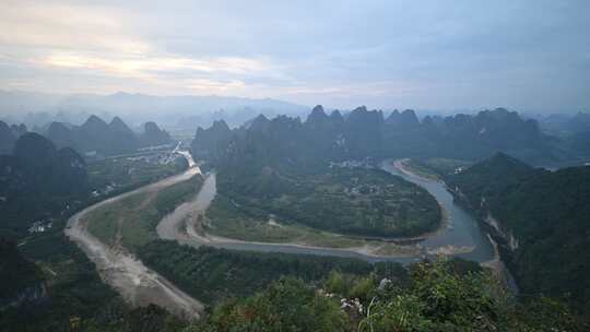 广西桂林阳朔漓江湾大面山航拍