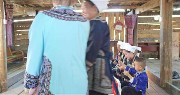 非遗马尾绣水族端节少数民族服装服饰