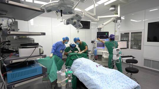 手术室 手术进行中 广角1 4k 30fps视频素材模板下载