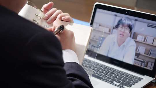 视频会议线上开会与合作伙伴进行视频通话视频素材模板下载