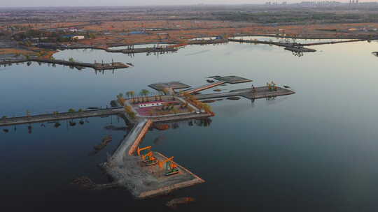 航拍黑龙江省大庆油田水上油井