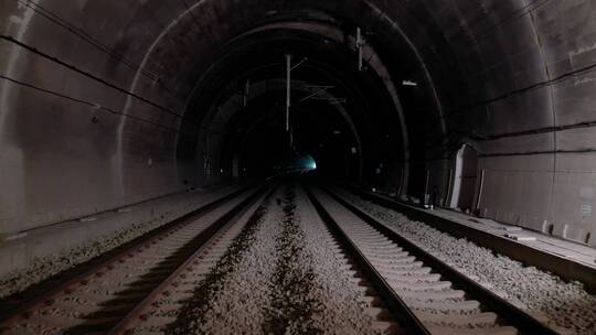 【4K】火车隧道