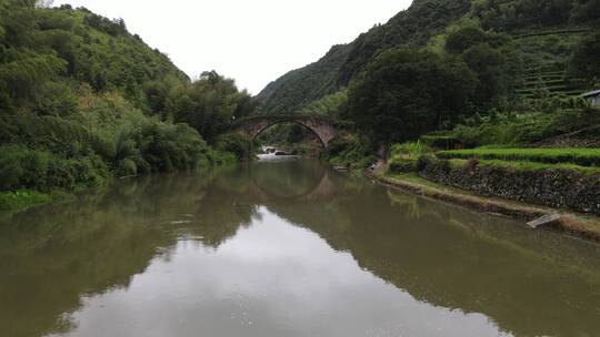 烟雨溪口航拍河面视频素材模板下载