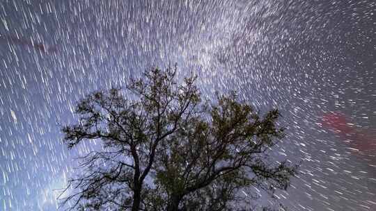 夜空中的星迹