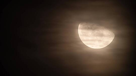超长焦月亮升起延时摄影实拍素材