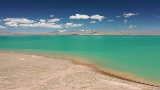 西藏那曲尼玛县达则错高原湖泊自然风光