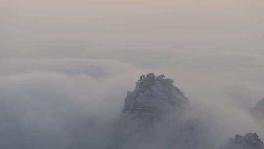 湖北武当山天柱峰金顶太和宫雪后云海航拍