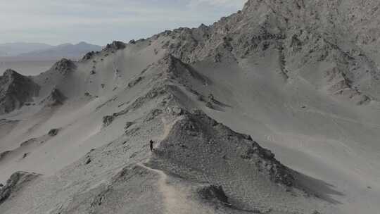 黑独山大西北水墨风景航拍