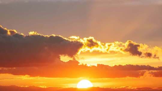 日出日落朝霞晚霞黄昏夕阳金色阳光穿透云层