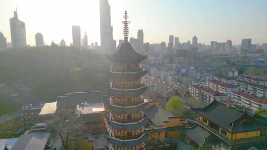 南京玄武区古鸡鸣寺游客观赏樱花人流风景视