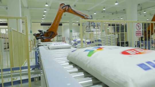 机器人抓取粮面袋工业科技视频素材模板下载