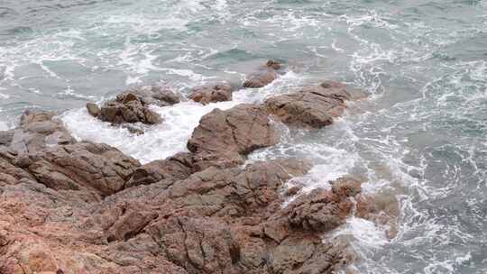 深圳海岸线-大梅沙礁石风起浪涌