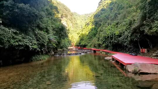 山谷里的风景