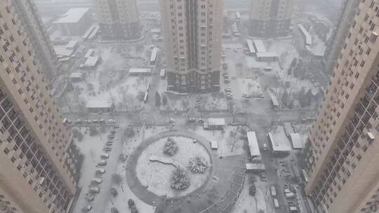 延时拍摄：下雪中的居民小区