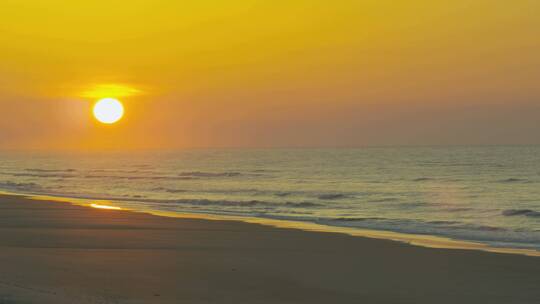 海滩落日夕阳海浪升格慢镜头