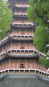 竖版航拍寺庙下雨素材苏州北寺塔实拍