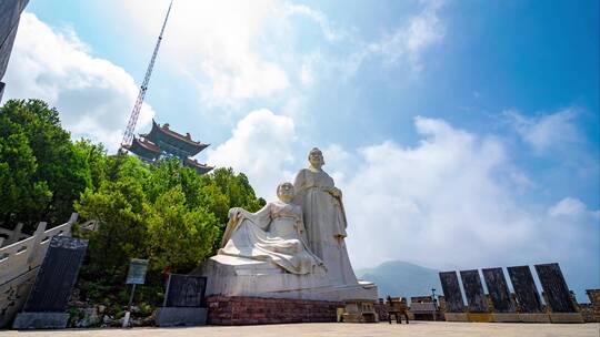 山西晋中介休市绵山忠孝清烈子母像前推4K视频素材模板下载