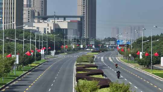 4K航拍道路国庆氛围