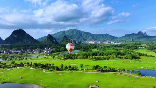 夏日出游露营旅行热气球