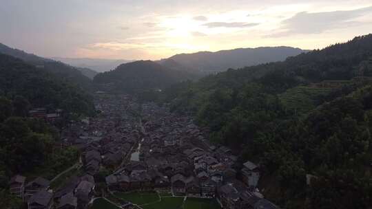 航拍贵州日出肇兴侗寨侗族村落山水大气夜色