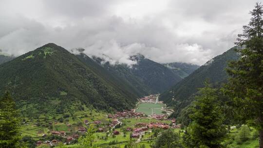 延时土耳其山谷雾蒙蒙景色