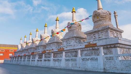 中国内蒙古呼和浩特大召寺佛塔和经幡延时