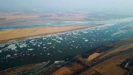 松花江佳木斯福兴段流冰景观