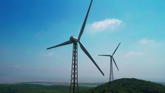 4k  航拍乡村绿色能源风力发电机特写视频素材模板下载