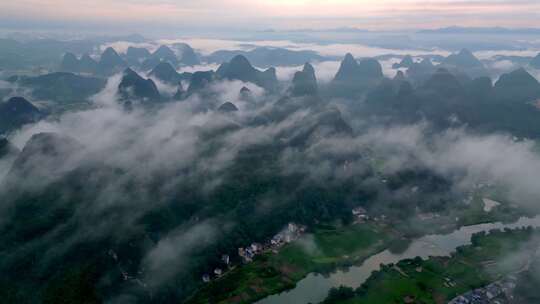 航拍桂林阳朔漓江遇龙河景区自然山水风光